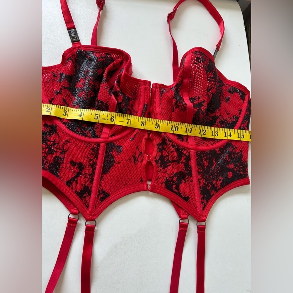 NWT SAVAGE X FENTY/DIESEL FISHNET BUSTIER RED. US 16-18. - Picture 10 of 11